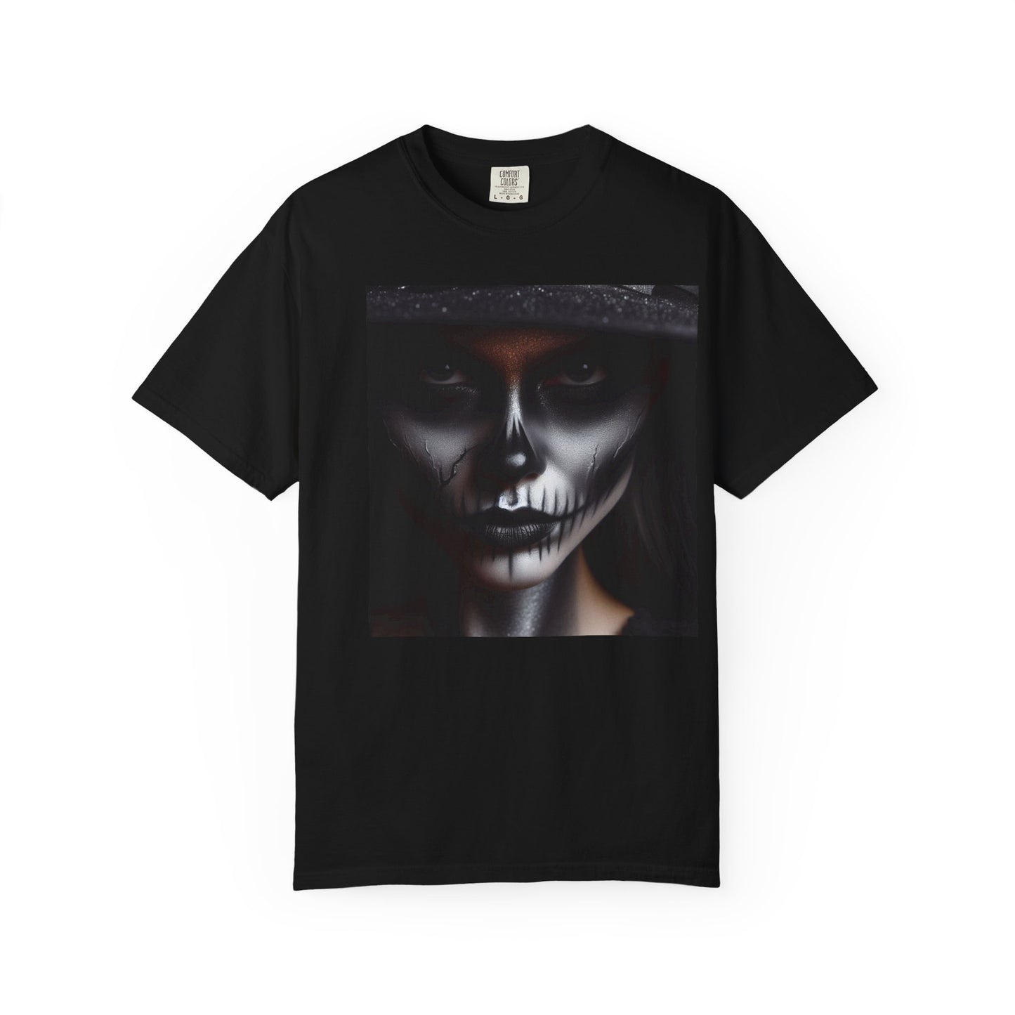 Beautiful witchy woman, sexy T-Shirt with a gothic design - Edgy Tee for edgy people.