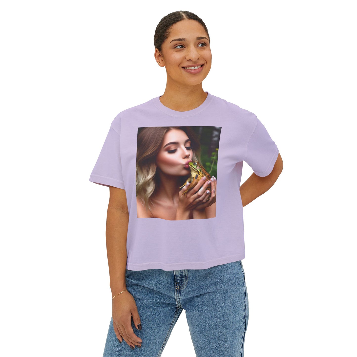 'Kissing Frogs' Boxy Tee with Unique Frog Design