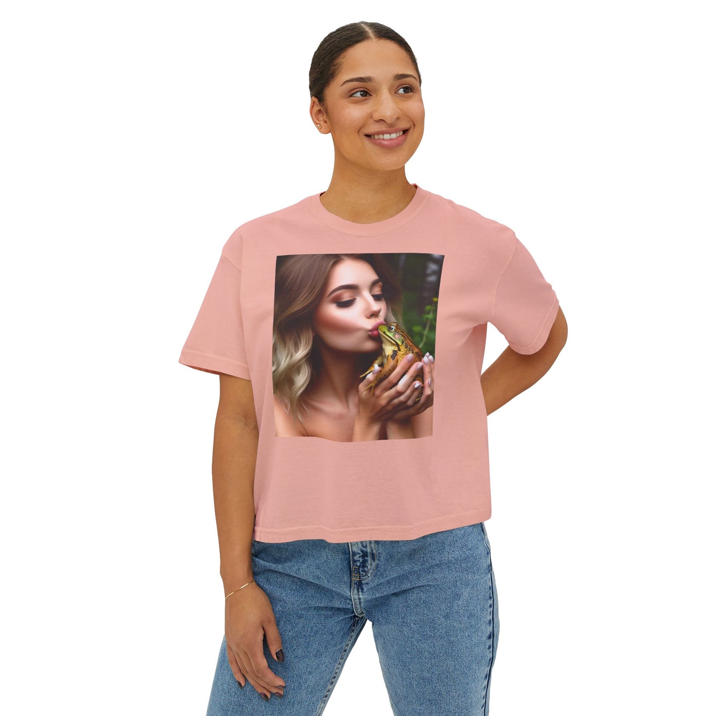 'Kissing Frogs' Boxy Tee with Unique Frog Design